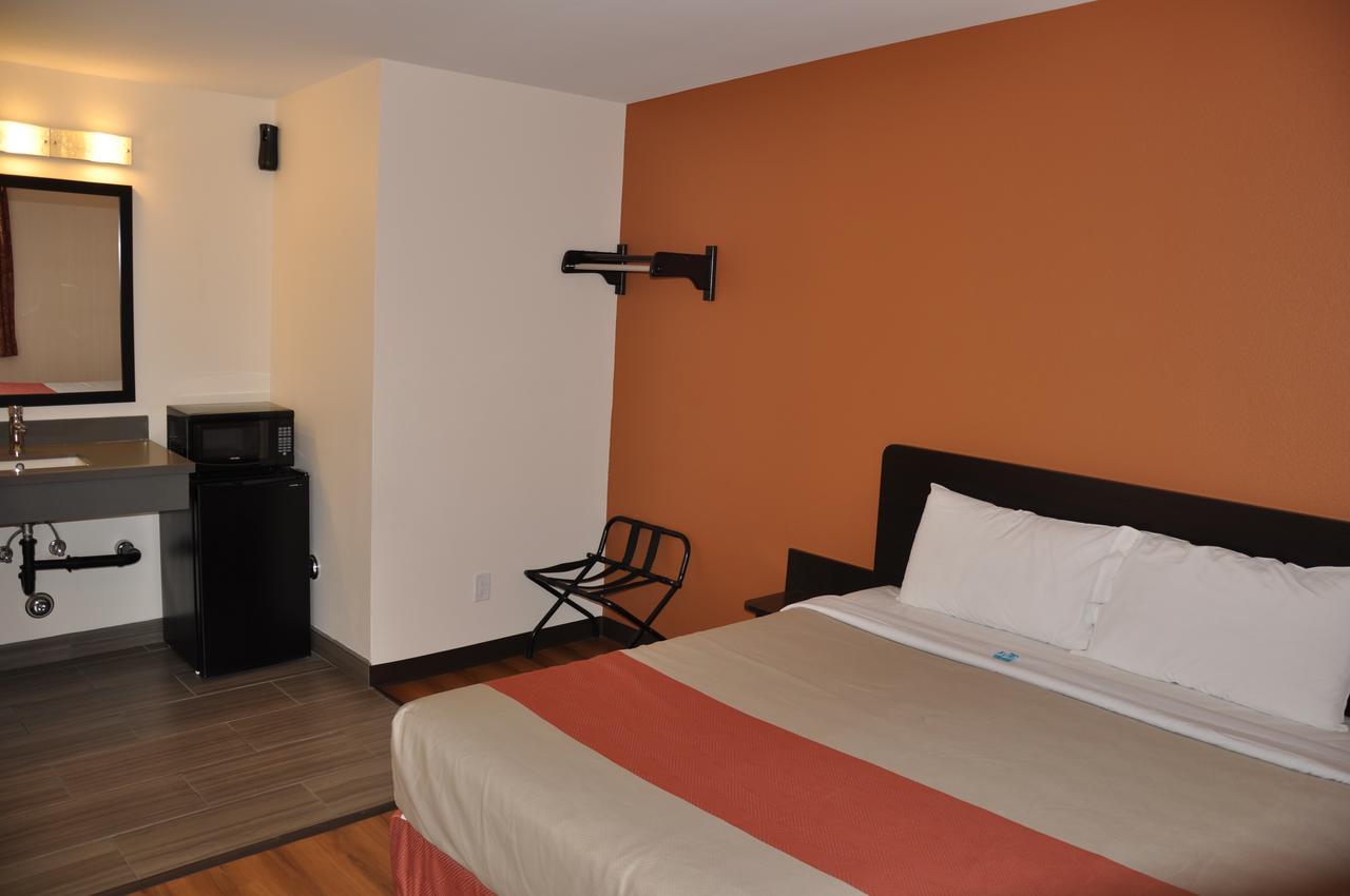 Motel 6 Maple/Main Hesperia Zimmer foto